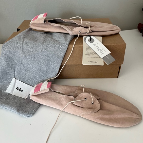 Pale dusty rose color Hobes leather ballet flats - Picture 1 of 7